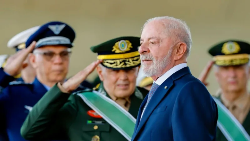 Lula deixa entrevista no Exército sem responder sobre Lulinha